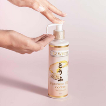 Muat gambar ke penampil Galeri, EZ White Japanese Tofu Bundling (1 Botol Lotion + 1 Botol Shower Cream)